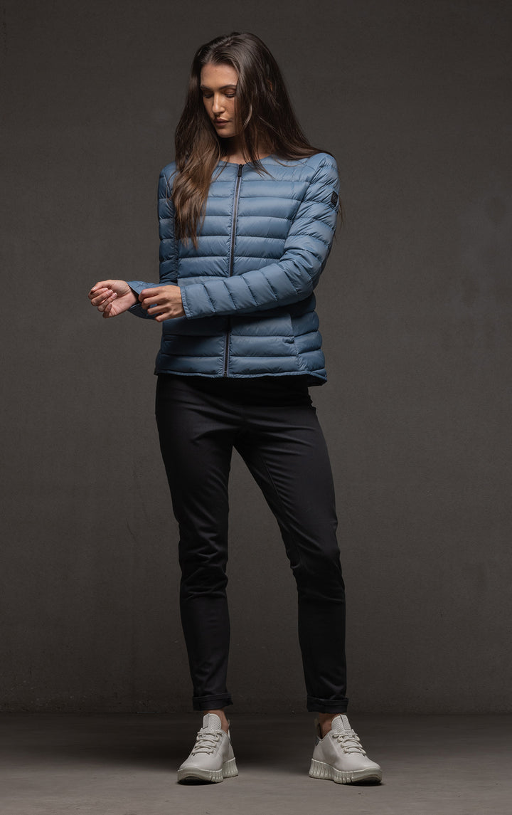 ESSENTIAL LIGHTWEIGHT DOWN JACKET