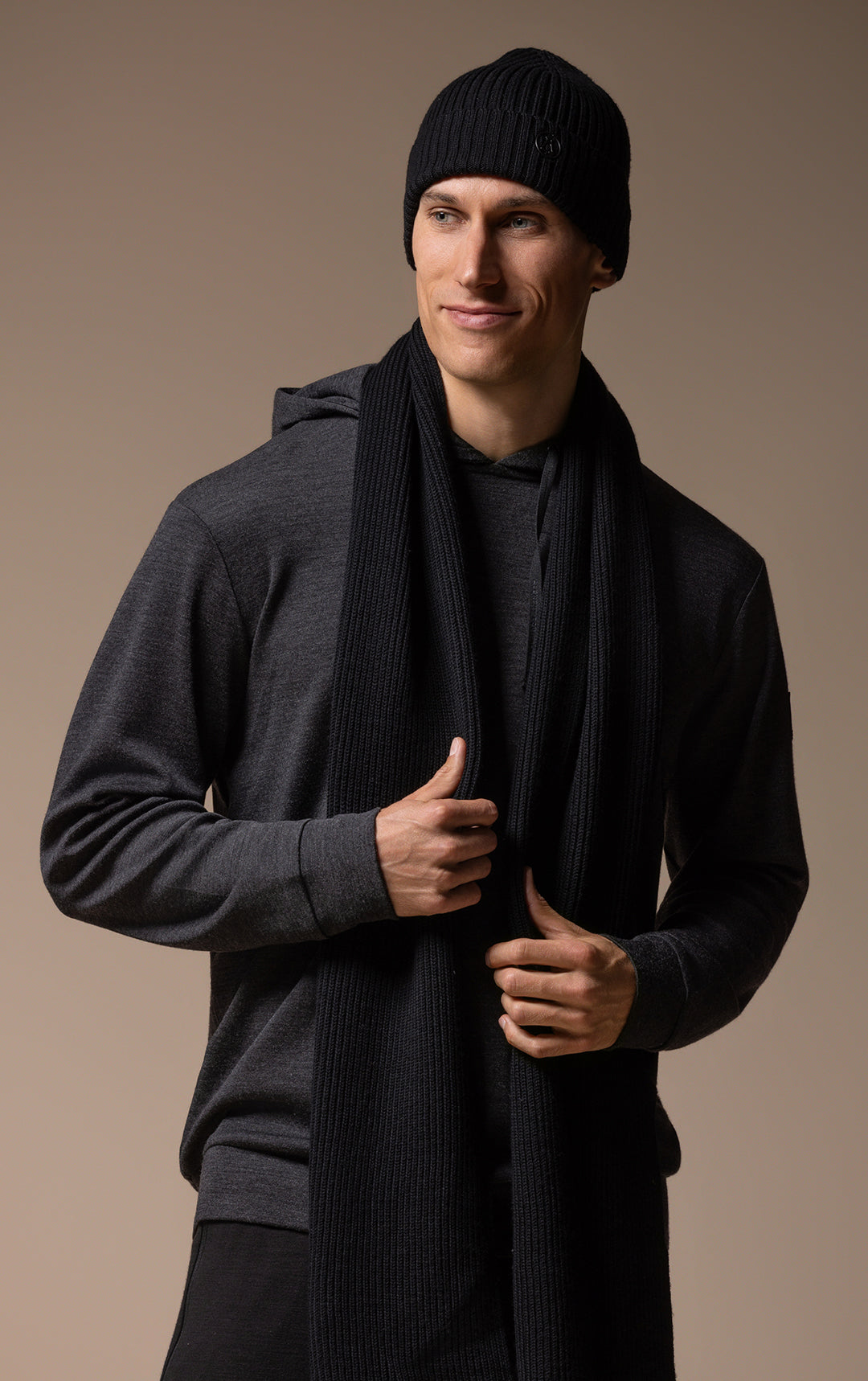 320GSM MERINO HOODED PULLOVER