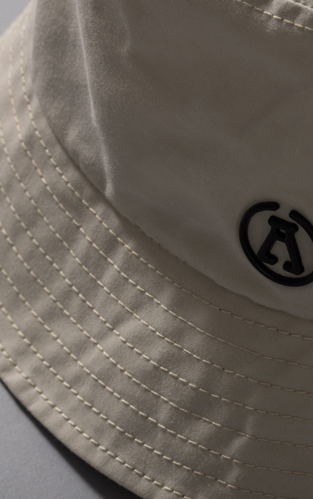 WAXED COTTON BUCKET HAT