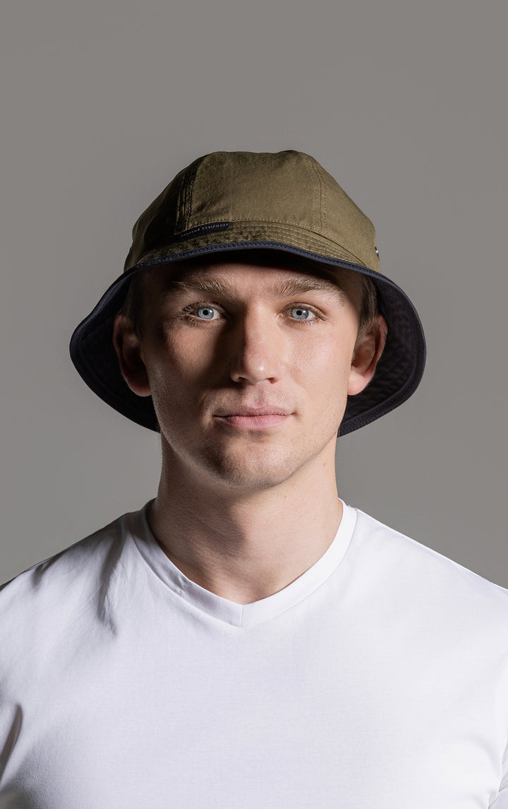 REVERSIBLE BUCKET HAT