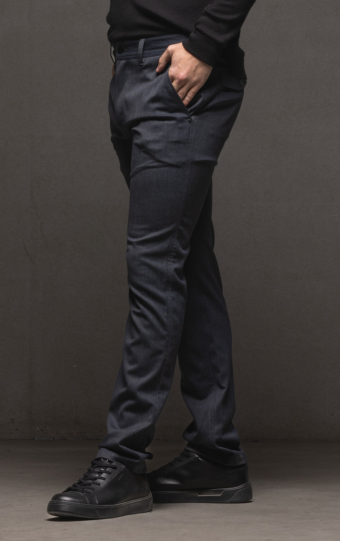 WOOL BLEND SLIM LEG TROUSER
