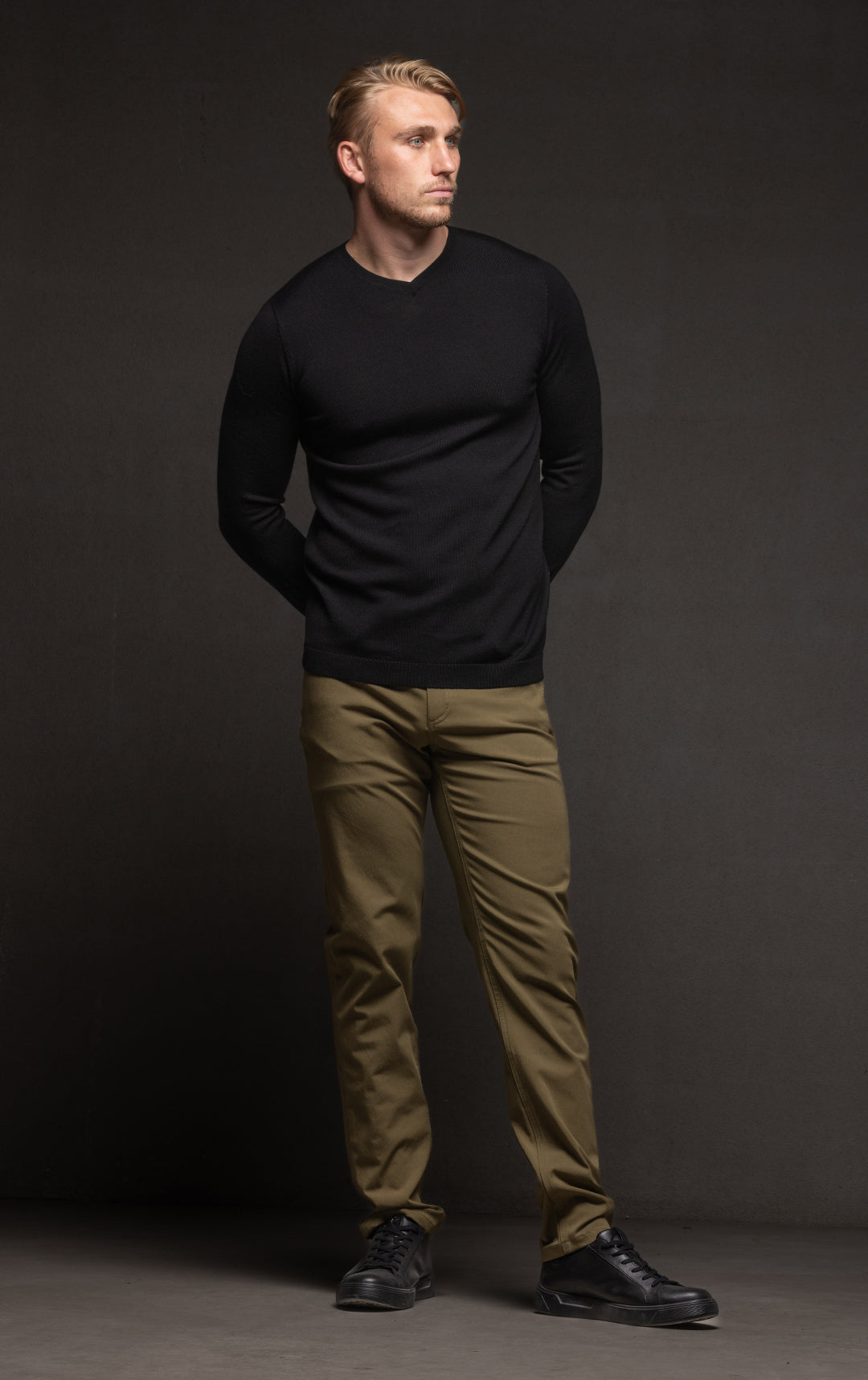 12GG MERINO V-NECK SWEATER