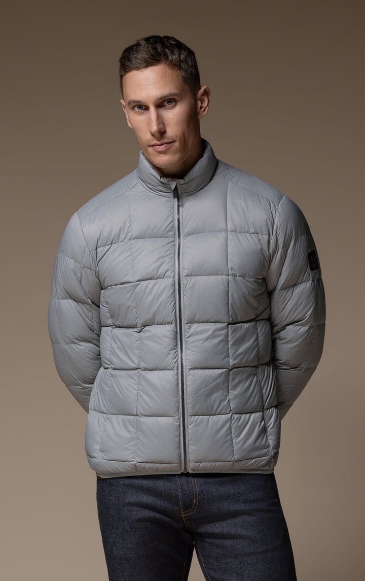 ESSENTIAL LIGHTWEIGHT DOWN JACKET