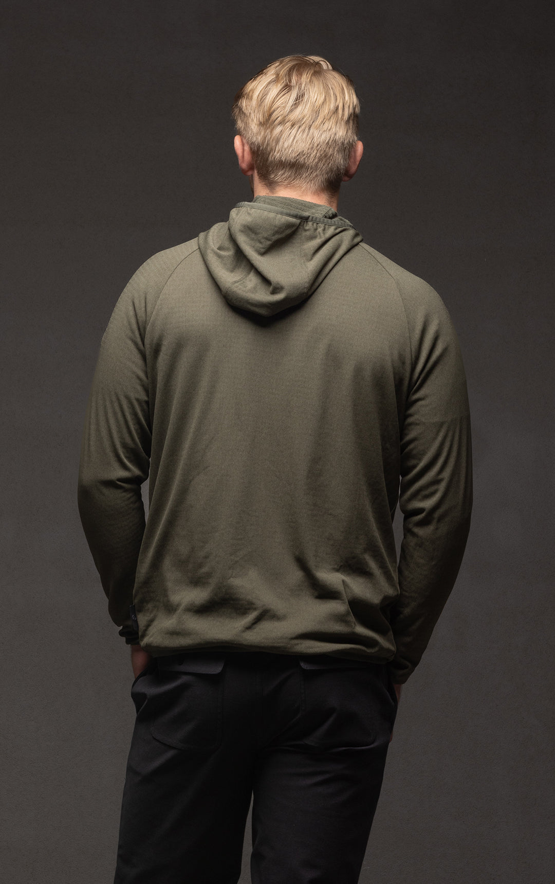 PERFORMANCE LIGHTWEIGHT HOODY
