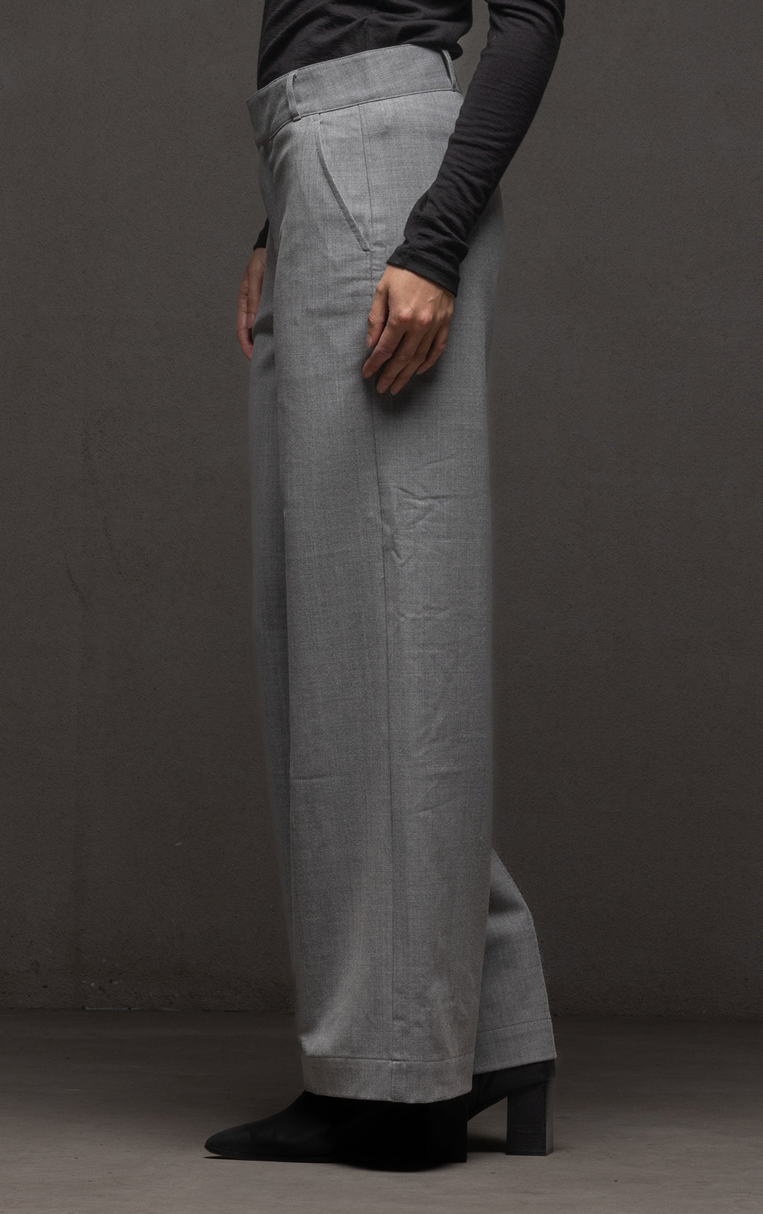 WOOL FLANNEL WIDE LEG TROUSER