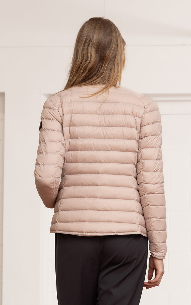 ESSENTIAL LIGHTWEIGHT DOWN JACKET