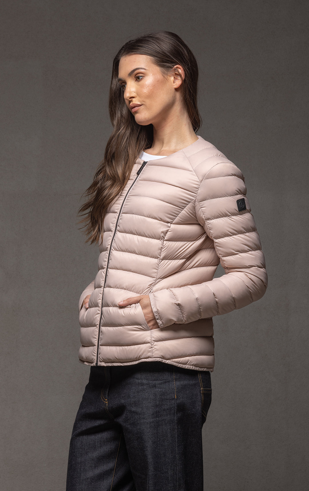 ESSENTIAL LIGHTWEIGHT DOWN JACKET