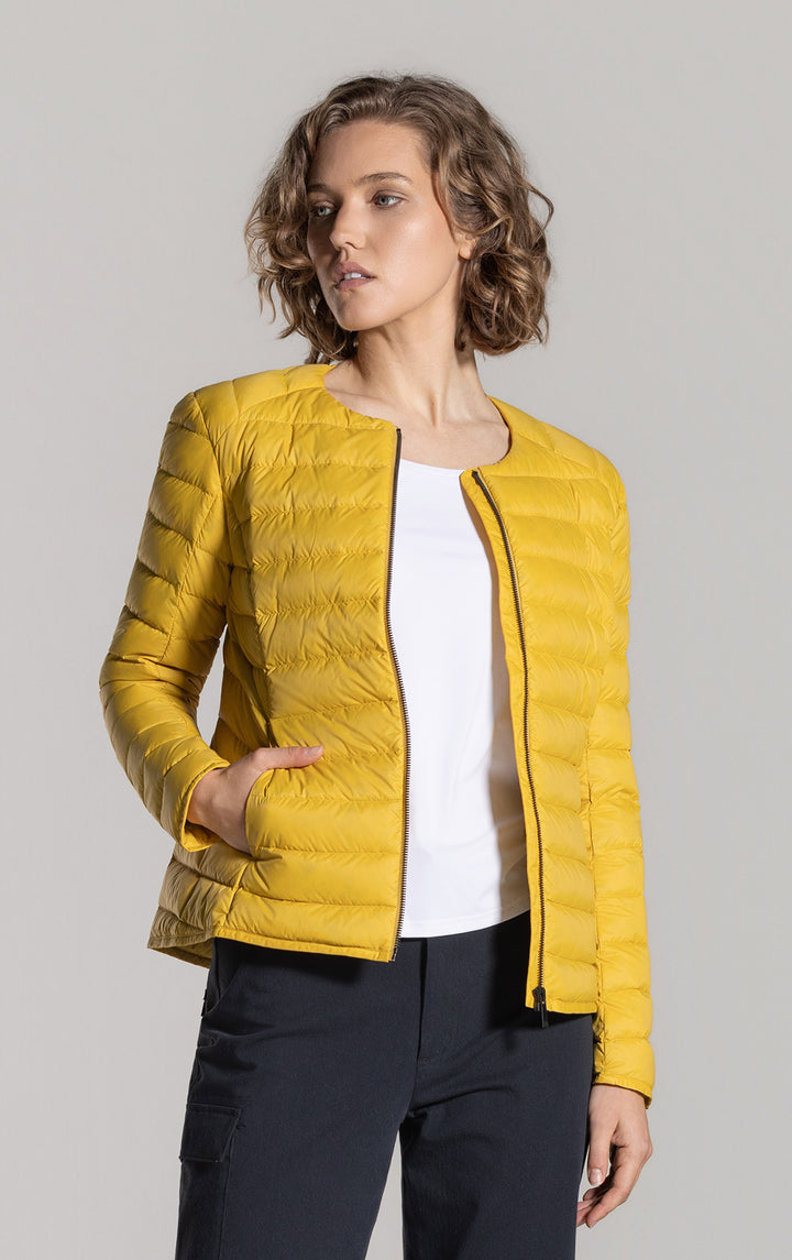 ESSENTIAL LIGHTWEIGHT DOWN JACKET