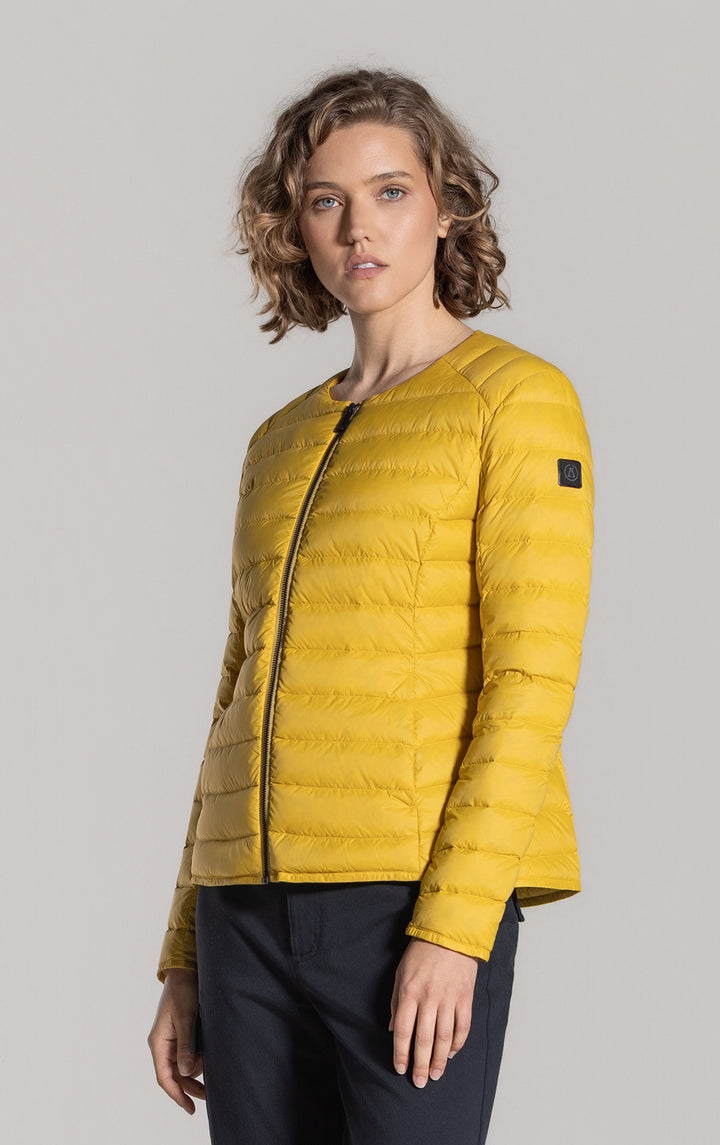 ESSENTIAL LIGHTWEIGHT DOWN JACKET