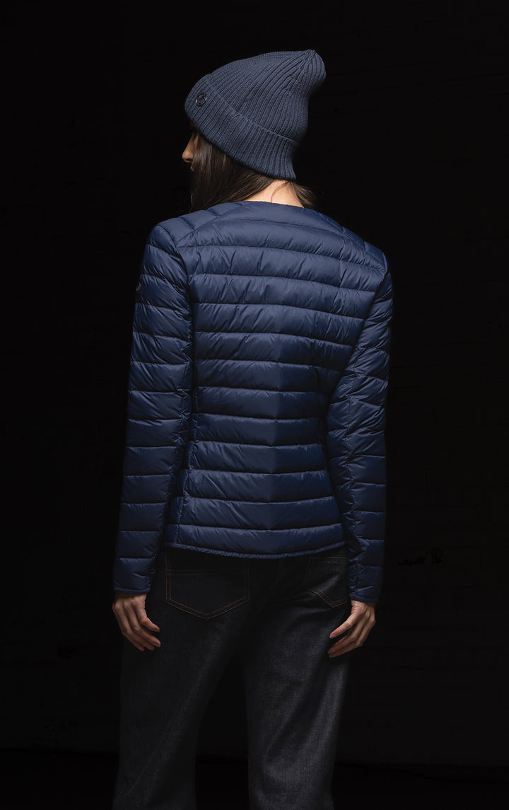 ESSENTIAL LIGHTWEIGHT DOWN JACKET