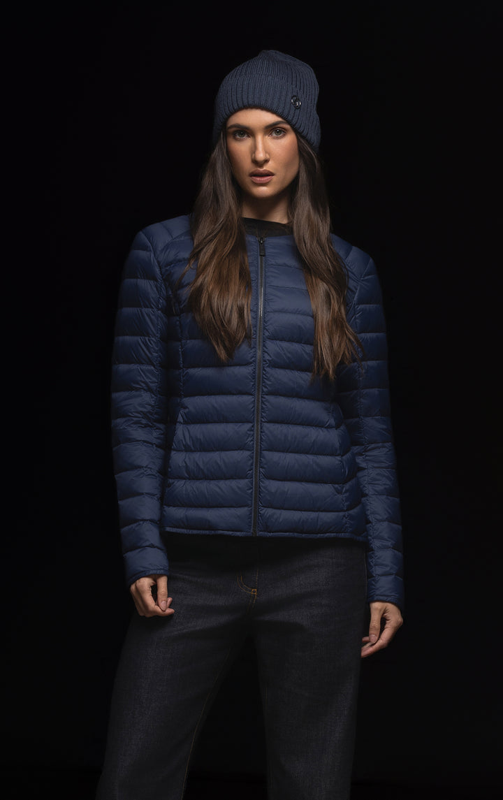 ESSENTIAL LIGHTWEIGHT DOWN JACKET