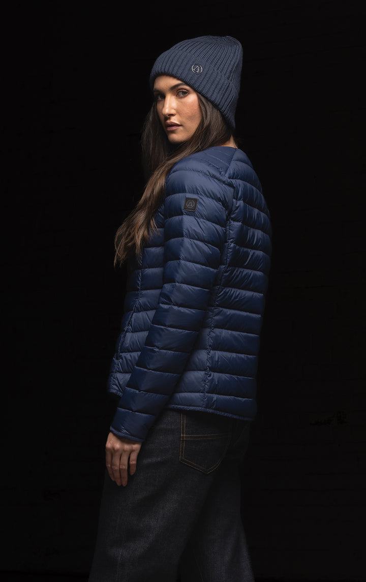 ESSENTIAL LIGHTWEIGHT DOWN JACKET