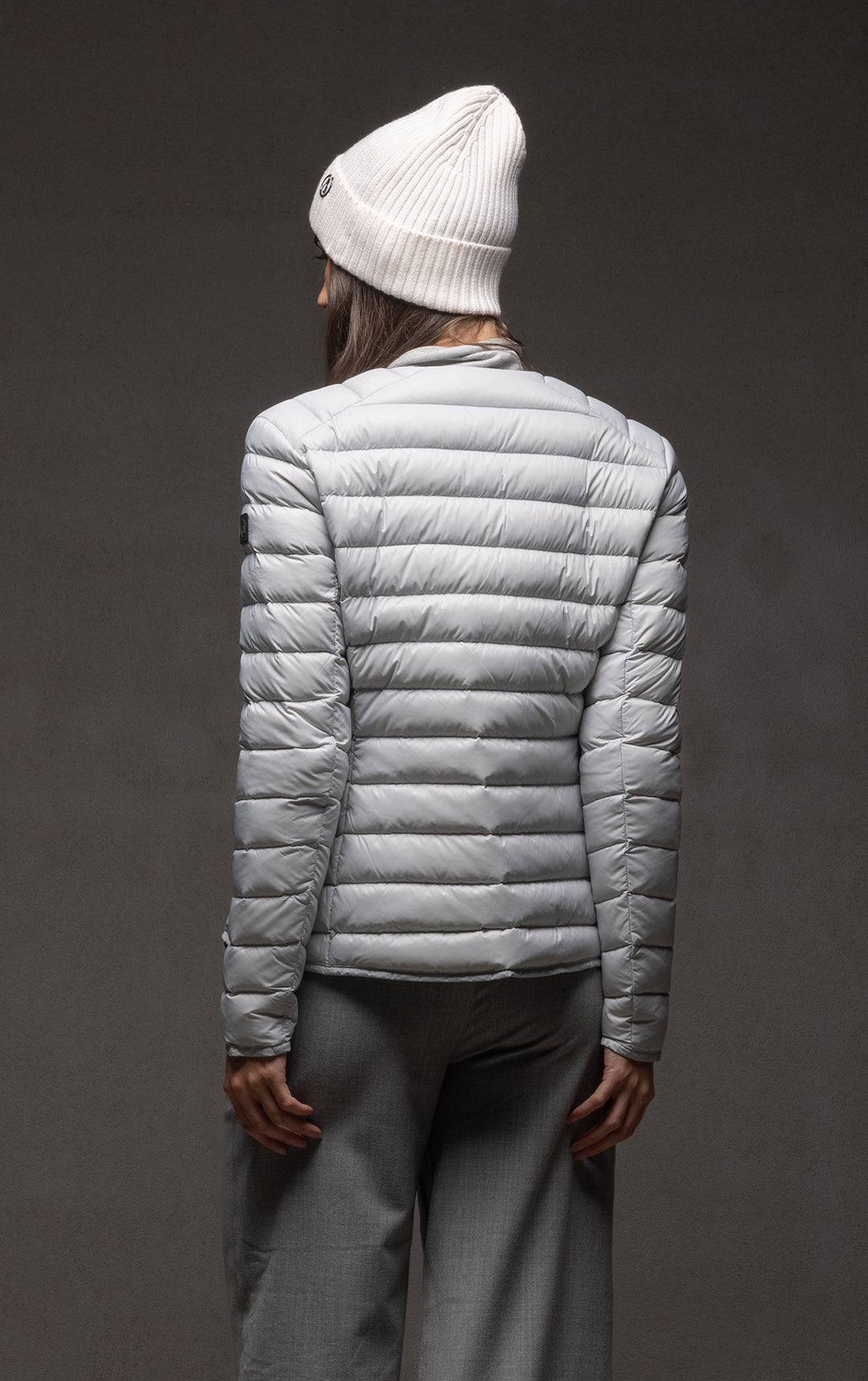 ESSENTIAL LIGHTWEIGHT DOWN JACKET