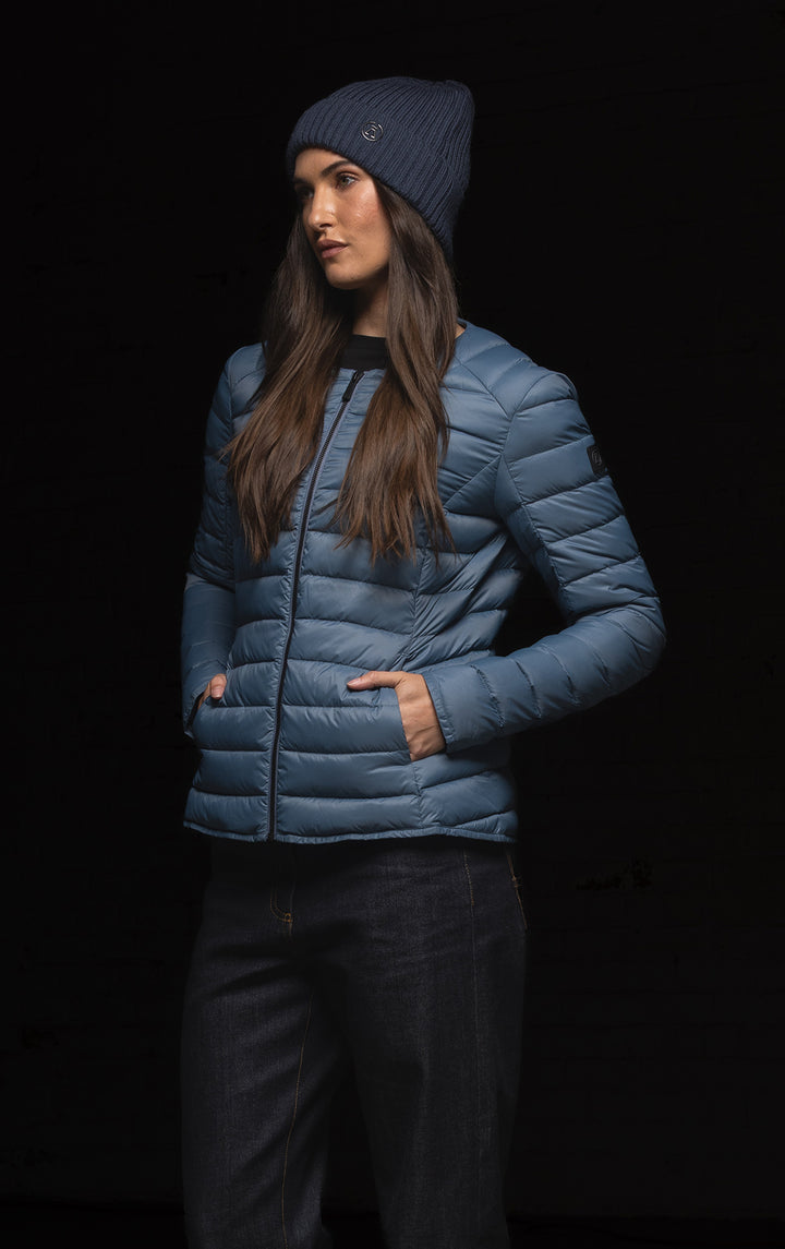 ESSENTIAL LIGHTWEIGHT DOWN JACKET