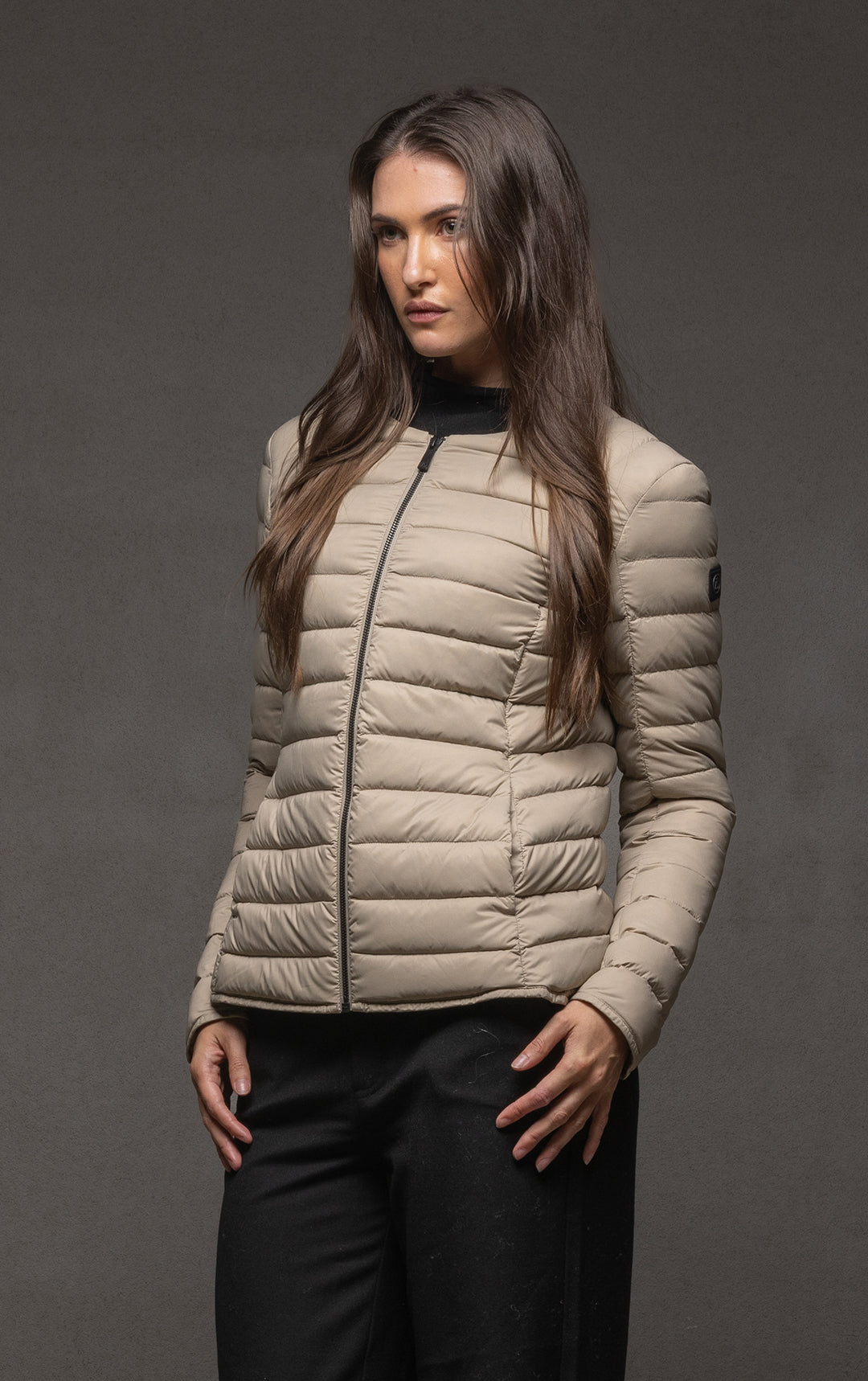 ESSENTIAL LIGHTWEIGHT DOWN JACKET