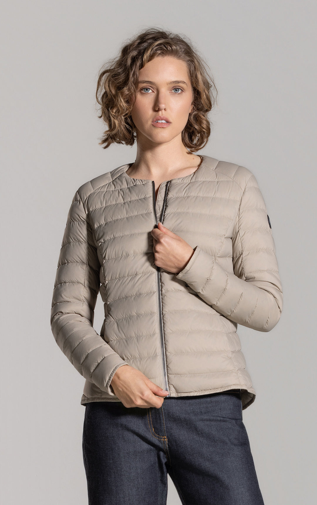 ESSENTIAL LIGHTWEIGHT DOWN JACKET