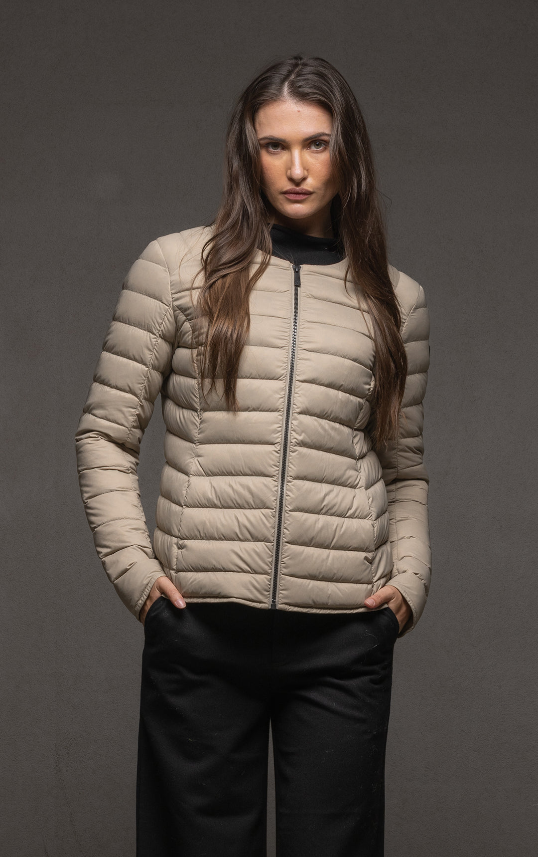 ESSENTIAL LIGHTWEIGHT DOWN JACKET