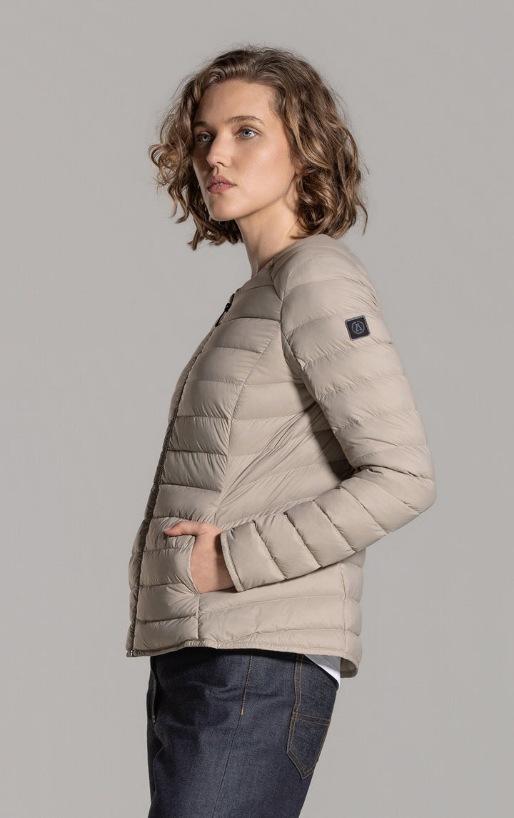 ESSENTIAL LIGHTWEIGHT DOWN JACKET