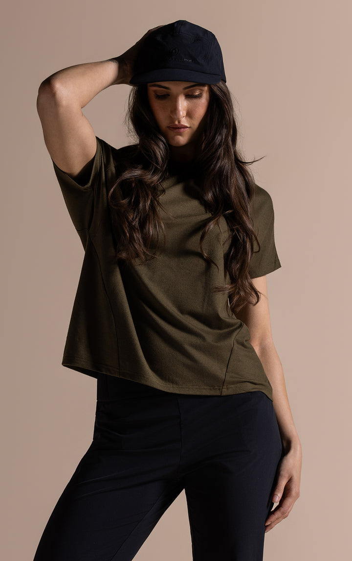 PERFORMANCE RAGLAN TEE