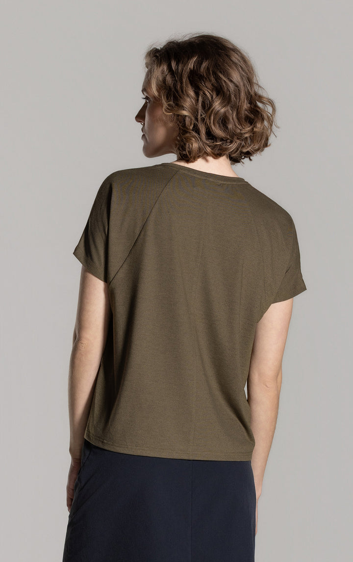 PERFORMANCE RAGLAN TEE