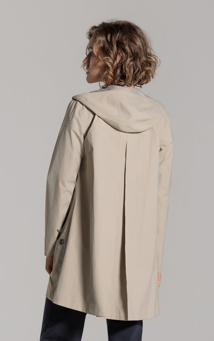 LIGHTWEIGHT SWING RAINSHELL