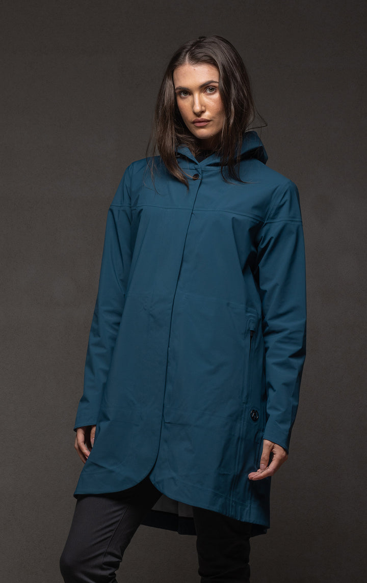 LIGHTWEIGHT SWING RAINSHELL