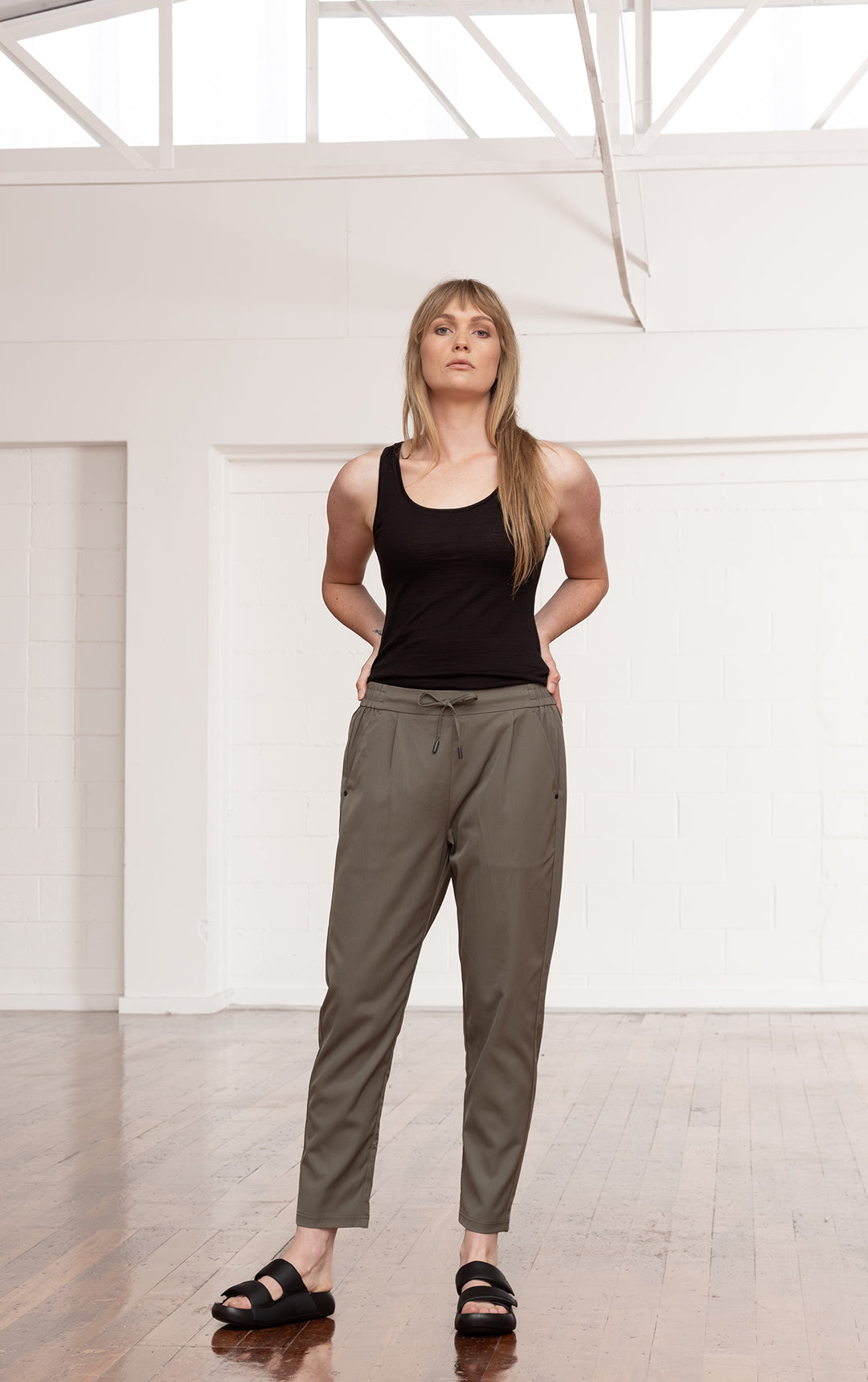 PERFORMANCE TWILL JOGGER - CLEARANCE
