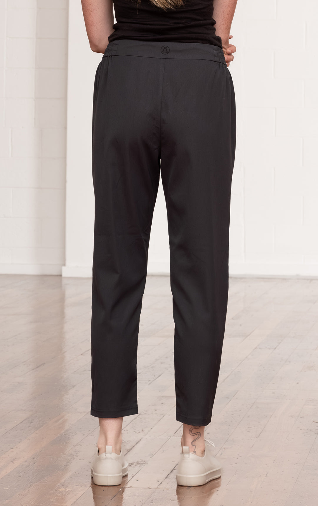 PERFORMANCE TWILL JOGGER - CLEARANCE