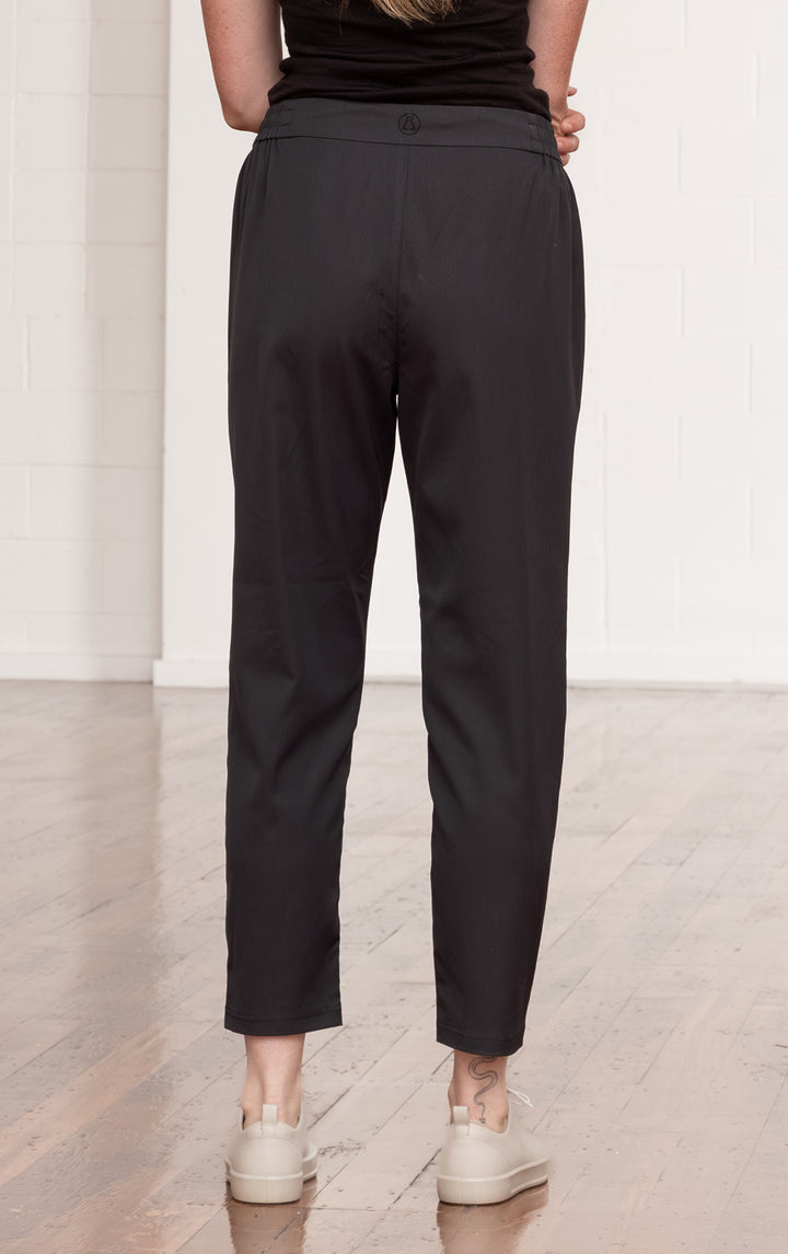 PERFORMANCE TWILL JOGGER - CLEARANCE