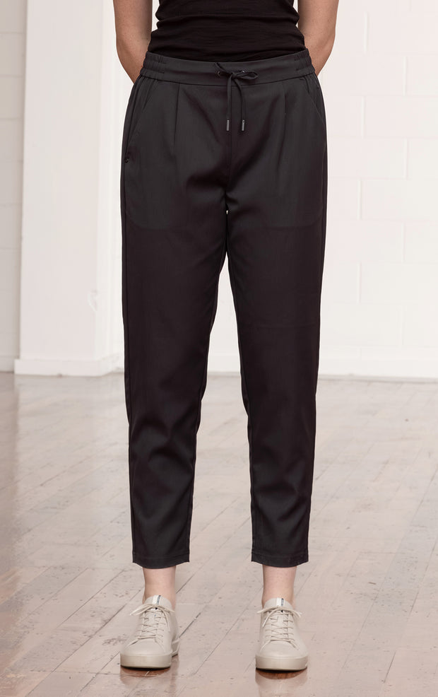 PERFORMANCE TWILL JOGGER