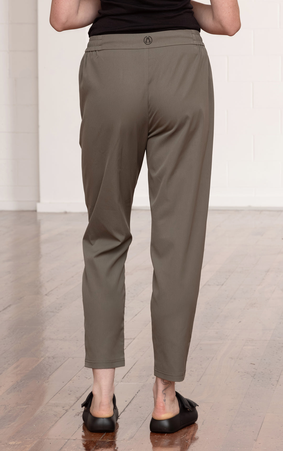 PERFORMANCE TWILL JOGGER - CLEARANCE