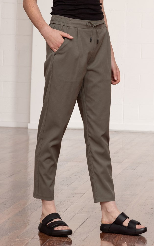 PERFORMANCE TWILL JOGGER - CLEARANCE