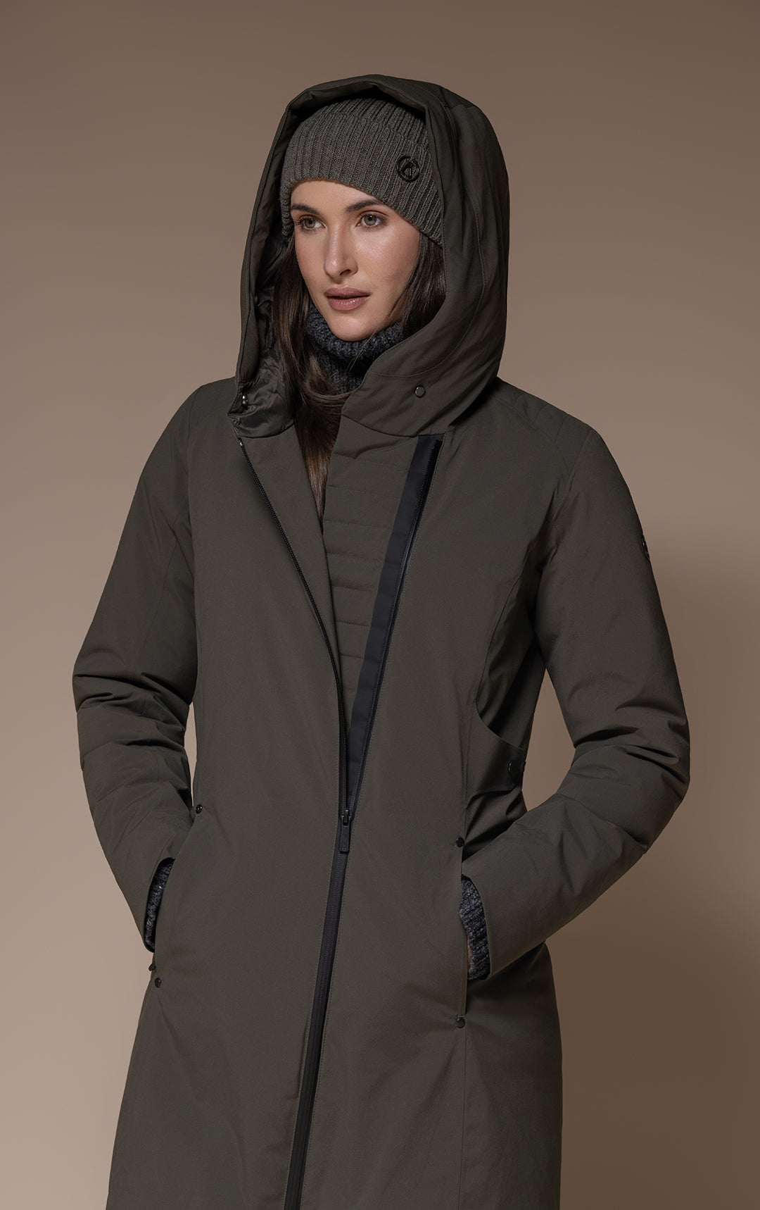 HOODED DOWN PARKA