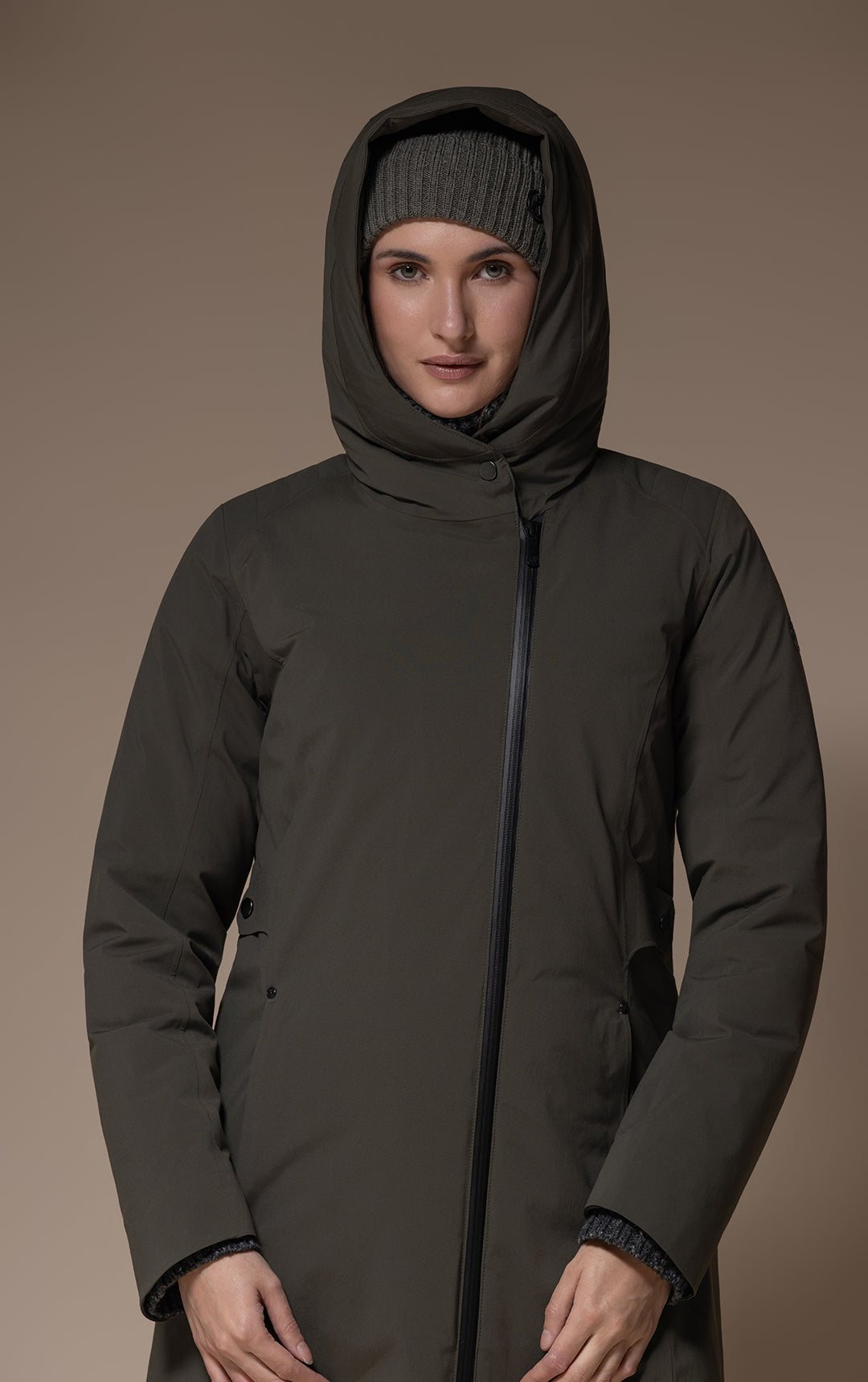 HOODED DOWN PARKA