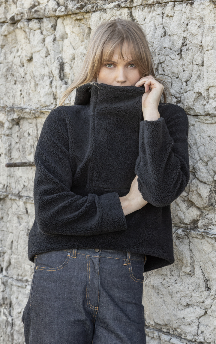 HOODED FLEECE PULLOVER