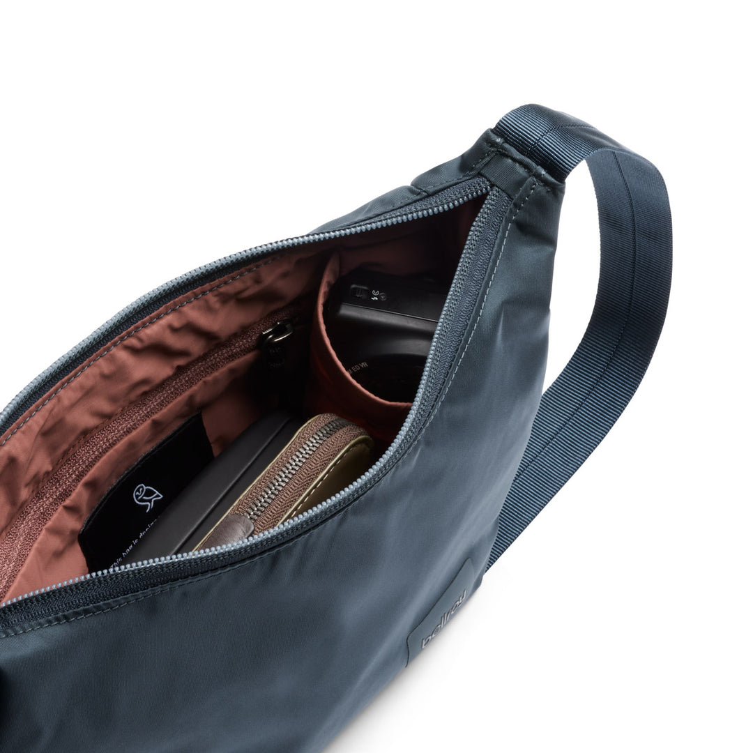 BELLROY - LANEWAY CRESCENT BAG 2.5L