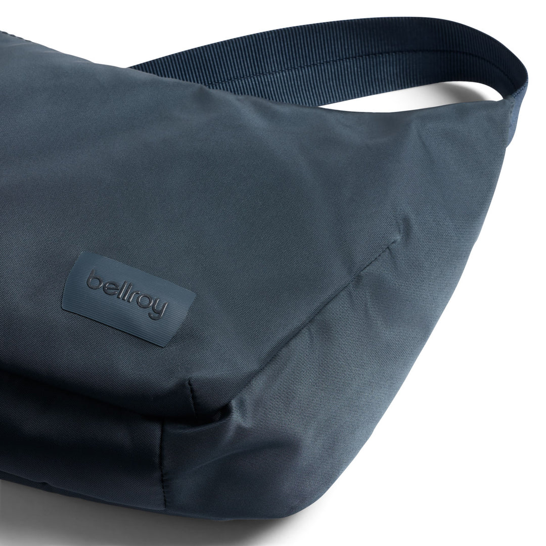 BELLROY - LANEWAY CRESCENT BAG 2.5L