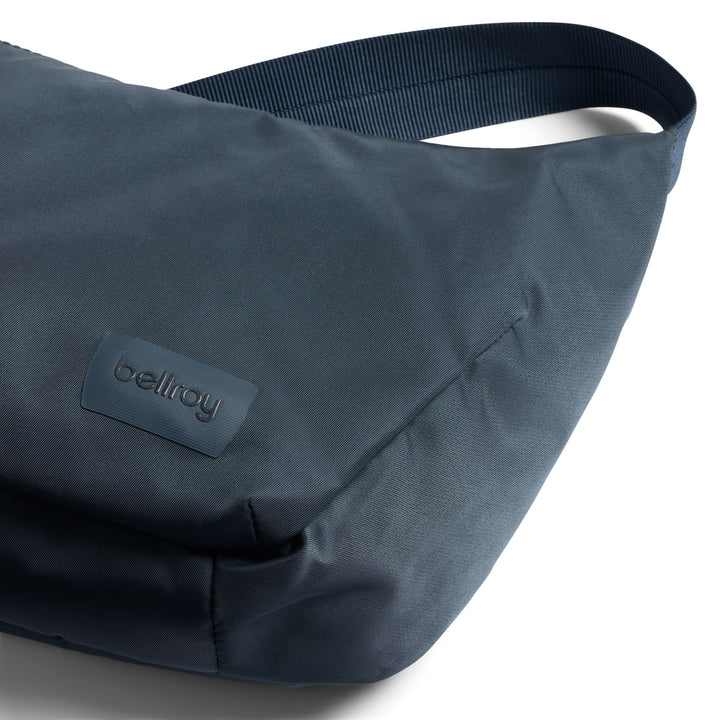 BELLROY - LANEWAY CRESCENT BAG 2.5L