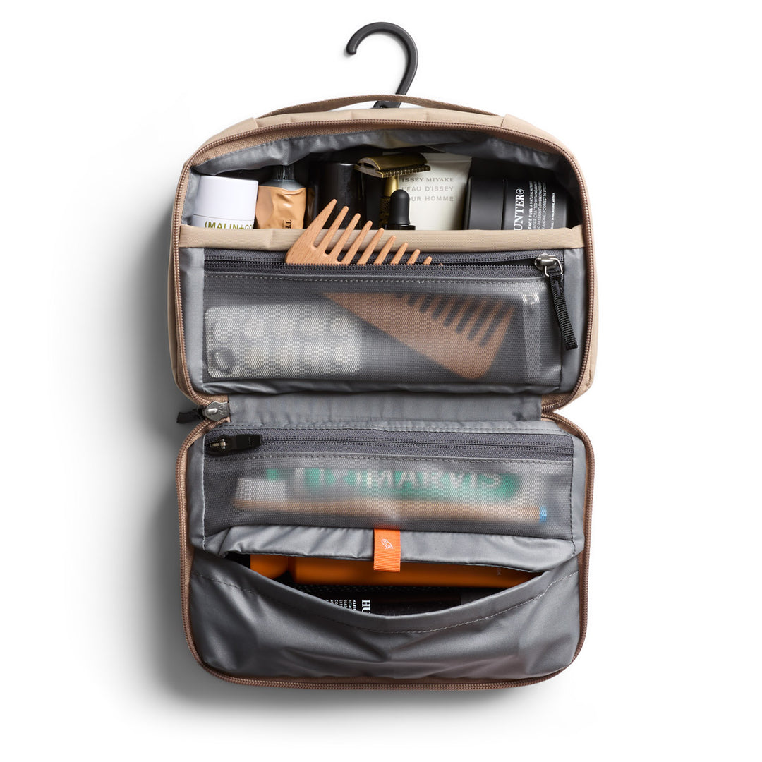 BELLROY - HANGING TOILETRY KIT